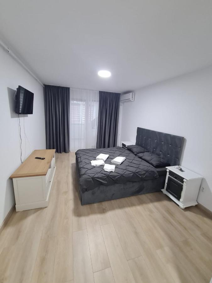 Garsoniera Lux Lorena&Kevin Πιτέστι Εξωτερικό φωτογραφία