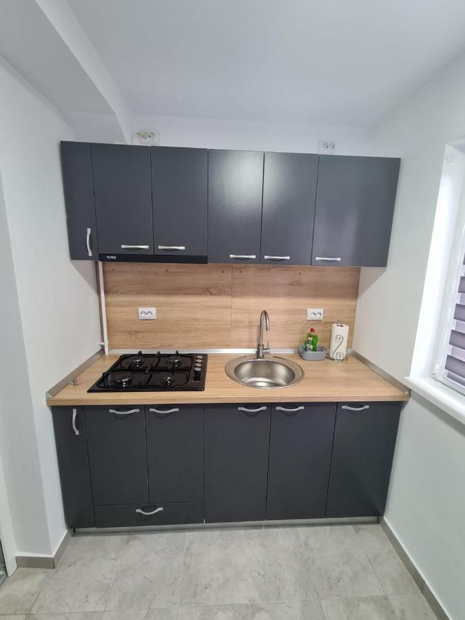 Garsoniera Lux Lorena&Kevin Πιτέστι Εξωτερικό φωτογραφία