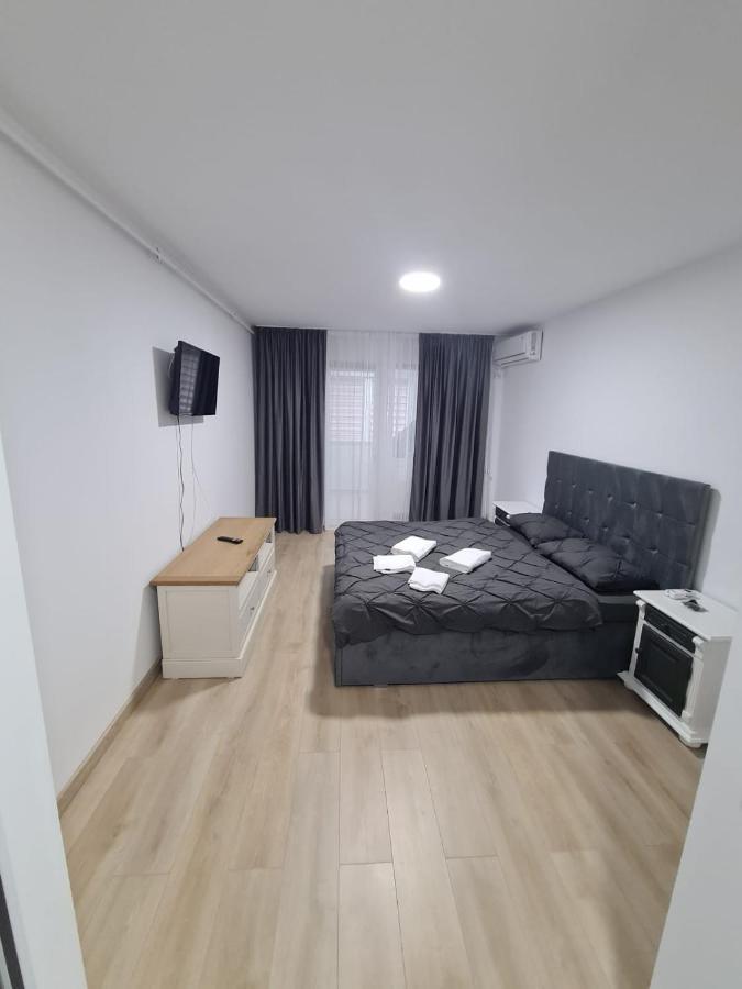 Garsoniera Lux Lorena&Kevin Πιτέστι Εξωτερικό φωτογραφία